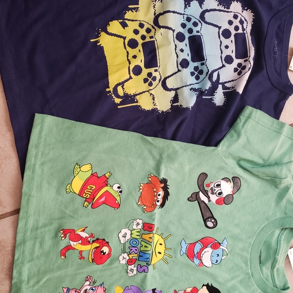 💲Kids 2pc Size 6 Tee Bundle - Picture 1 of 5